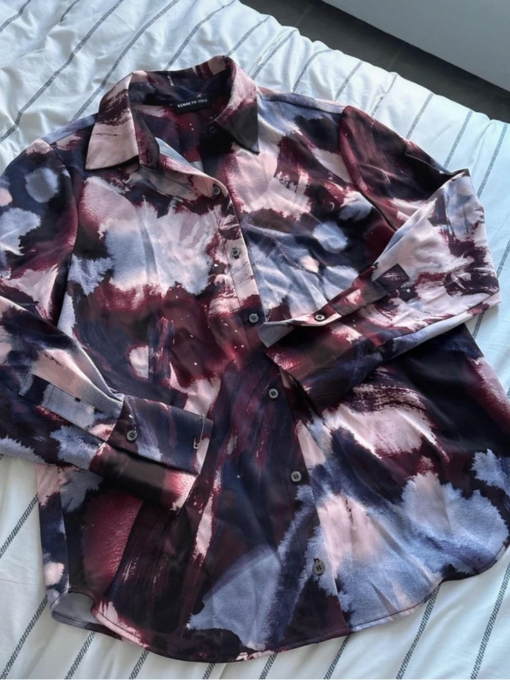 Kenneth Cole silky button up size M